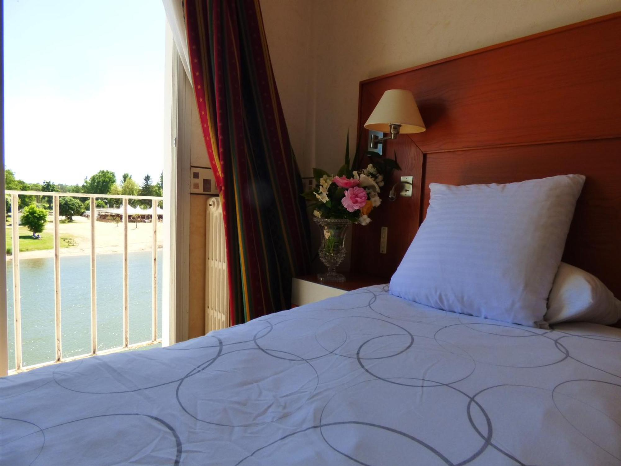 The Originals City, Hôtel Le Bellevue, Montrichard (Inter-Hotel) Exterior foto